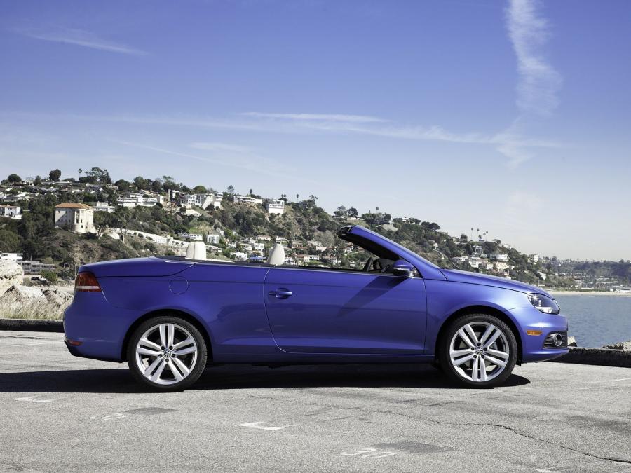  Volkswagen Eos 2.0 TSI 2010 года  (US) (фото 6 из 10)